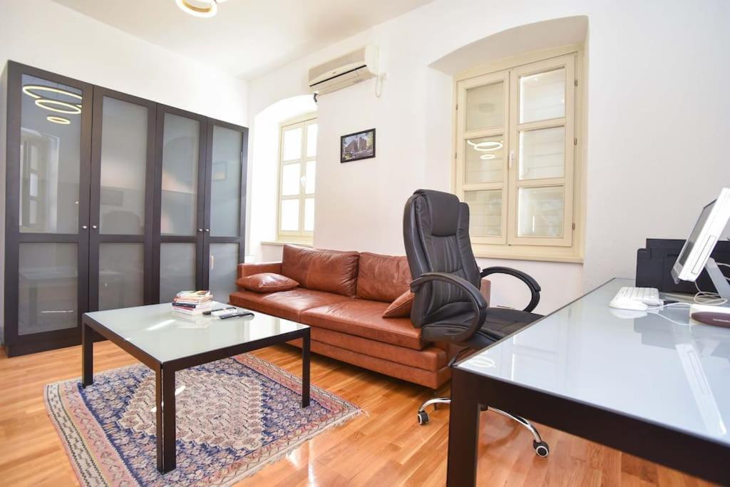 Perfect Old Town Spot In Apartment Budva