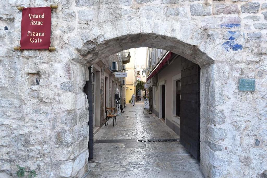 Perfect Old Town Spot In *
