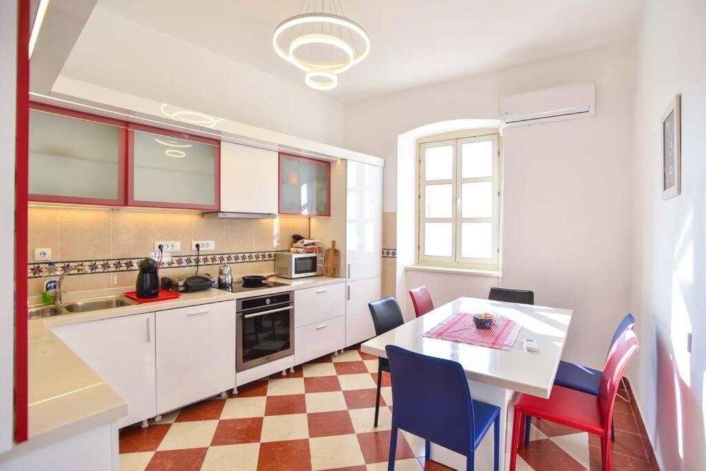 Apartment Perfect Old Town Spot In